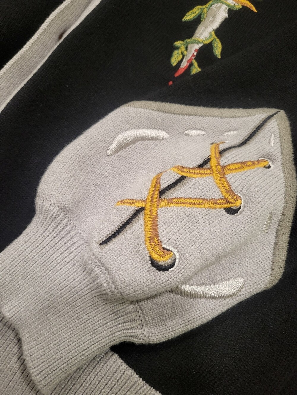 Knock Thrice - Knight in Cozy Armour Cardigan - The Raven Knight Size MEDIUM - Picture 4 of 12